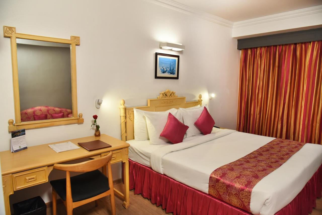 Hotel The Golden Park Kalkutta Exterior foto