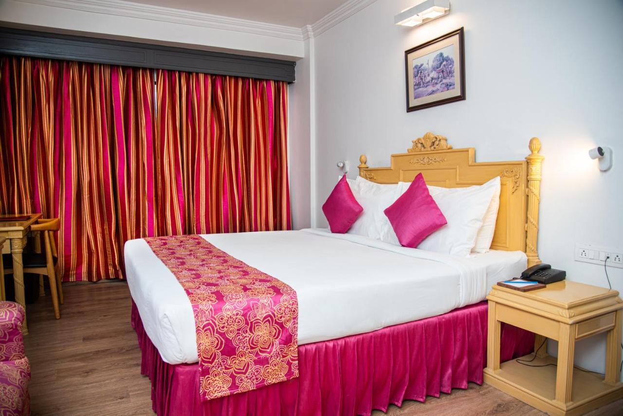Hotel The Golden Park Kalkutta Exterior foto