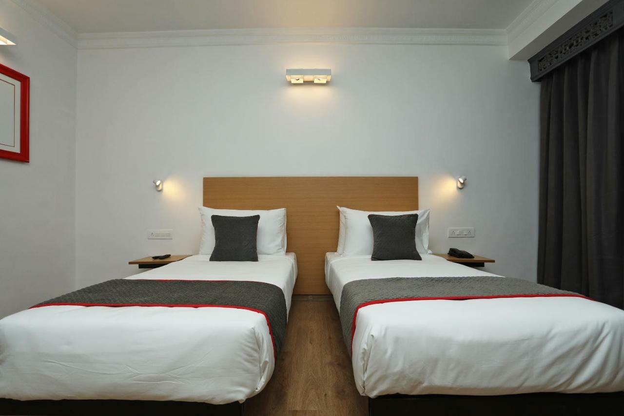 Hotel The Golden Park Kalkutta Exterior foto